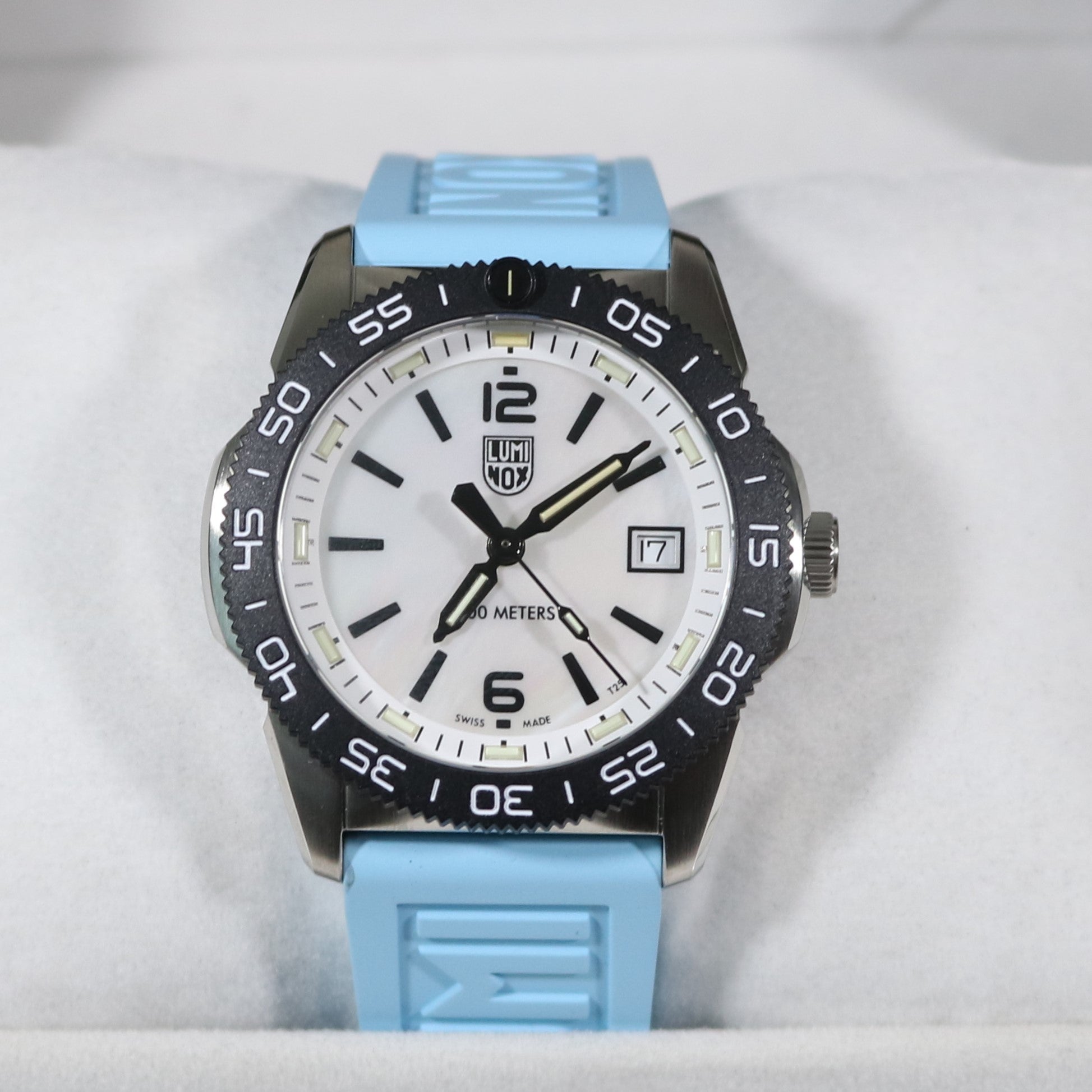 Luminox Pacific Diver Mother of pearl Dial Blue Rubber Strap Men's Watch XS.3124M