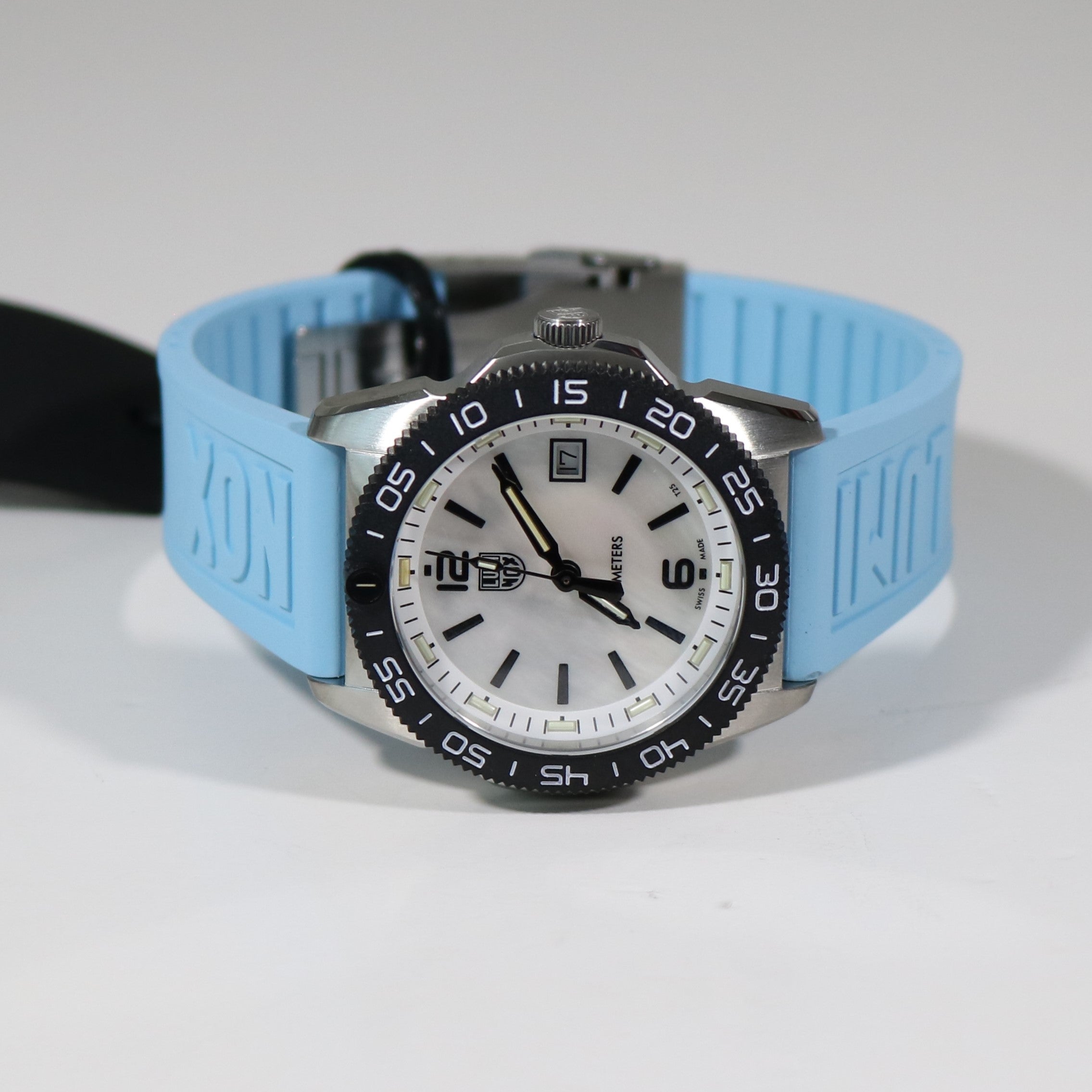 Luminox Pacific Diver Mother of pearl Dial Blue Rubber Strap Men's Watch XS.3124M