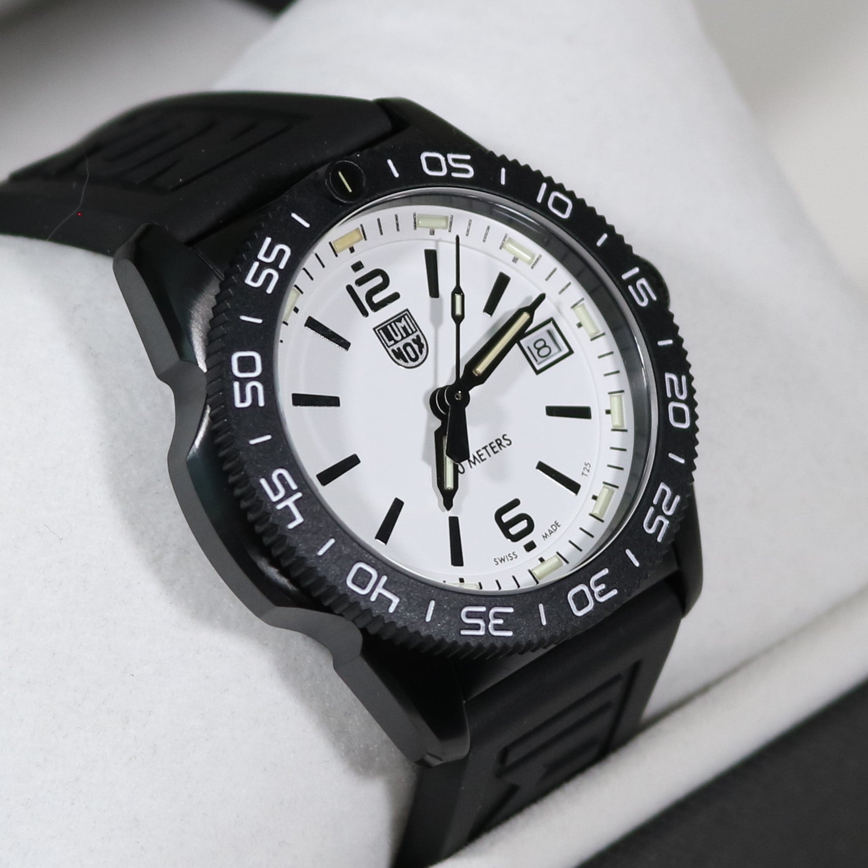 Luminox Pacific Diver White Dial Black Rubber Strap Men's Watch XS.3127M