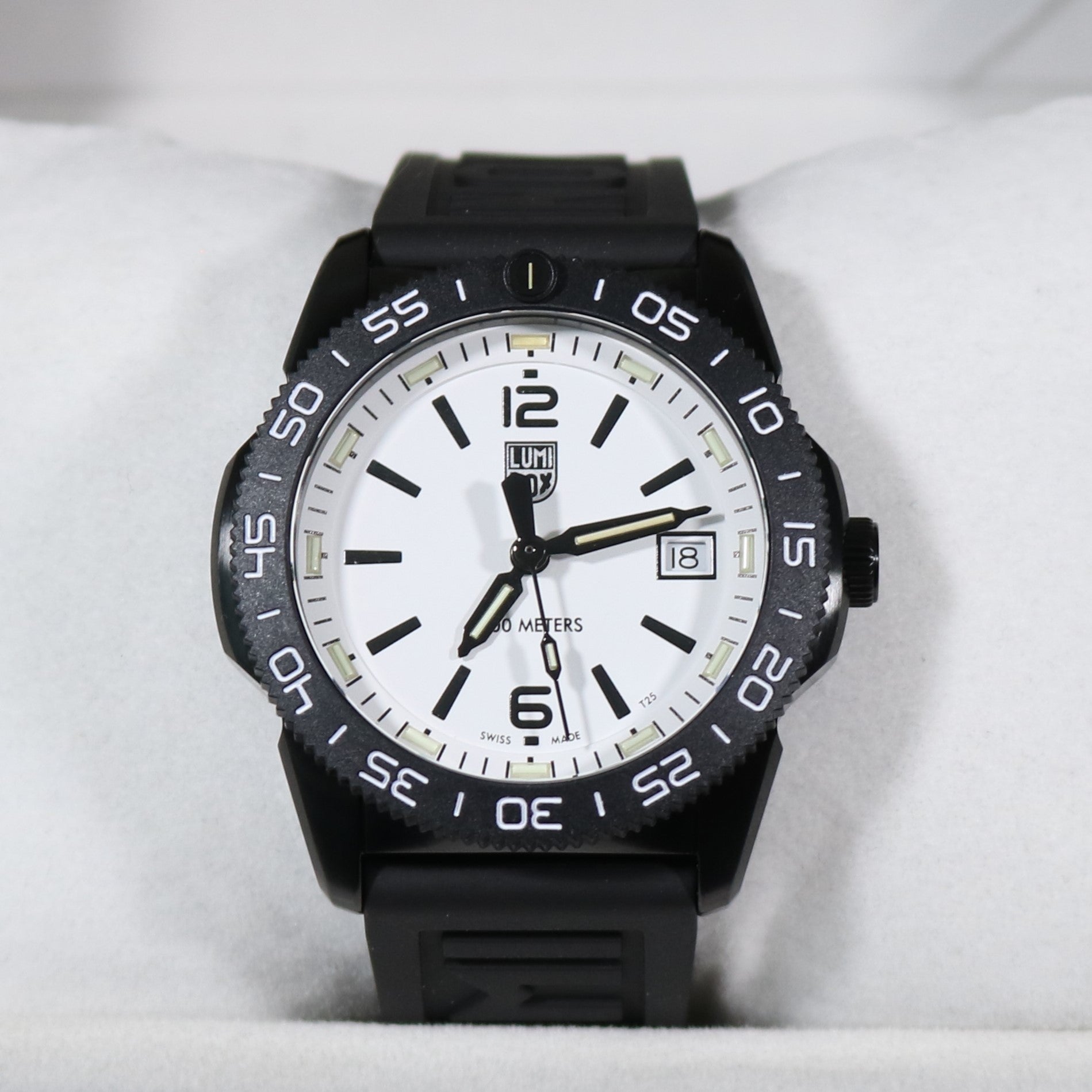 Luminox Pacific Diver White Dial Black Rubber Strap Men's Watch XS.3127M