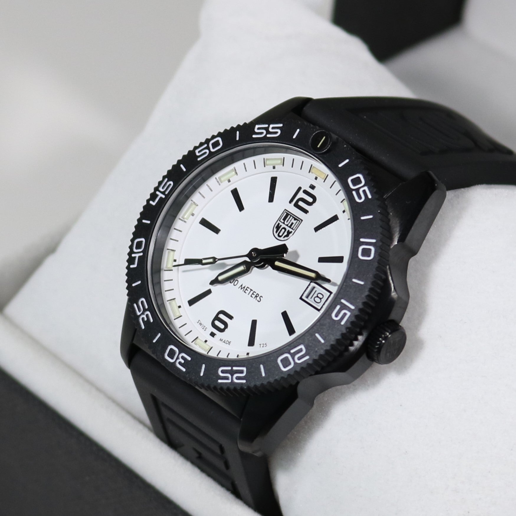 Luminox Pacific Diver White Dial Black Rubber Strap Men's Watch XS.3127M