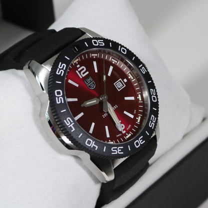 Luminox Pacific Diver Red Dial Rubber Strap Men's Quartz Watch XS.3135