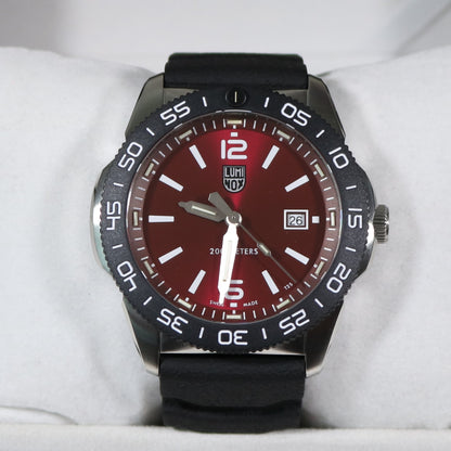 Luminox Pacific Diver Red Dial Rubber Strap Men's Quartz Watch XS.3135