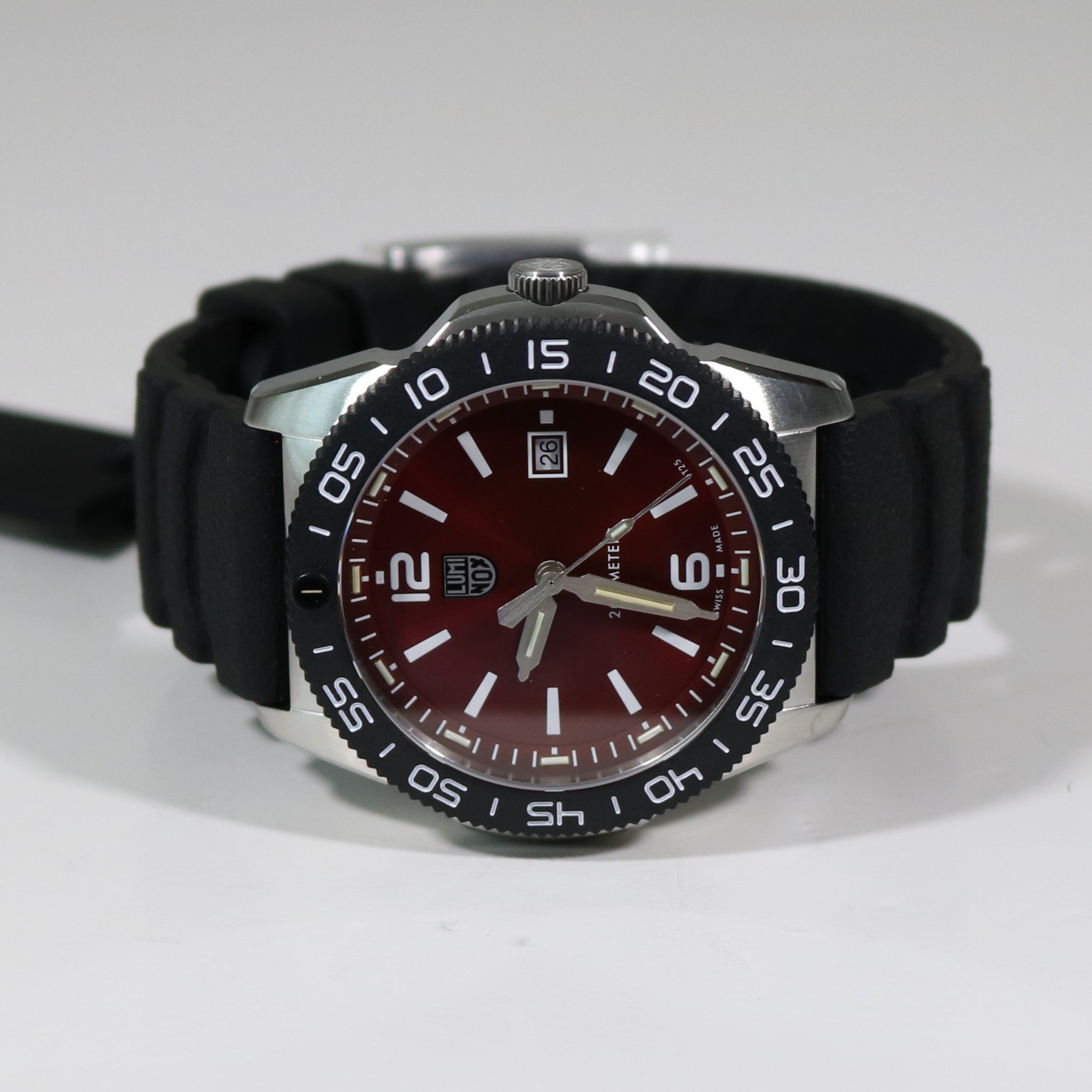 Luminox Pacific Diver Red Dial Rubber Strap Men's Quartz Watch XS.3135