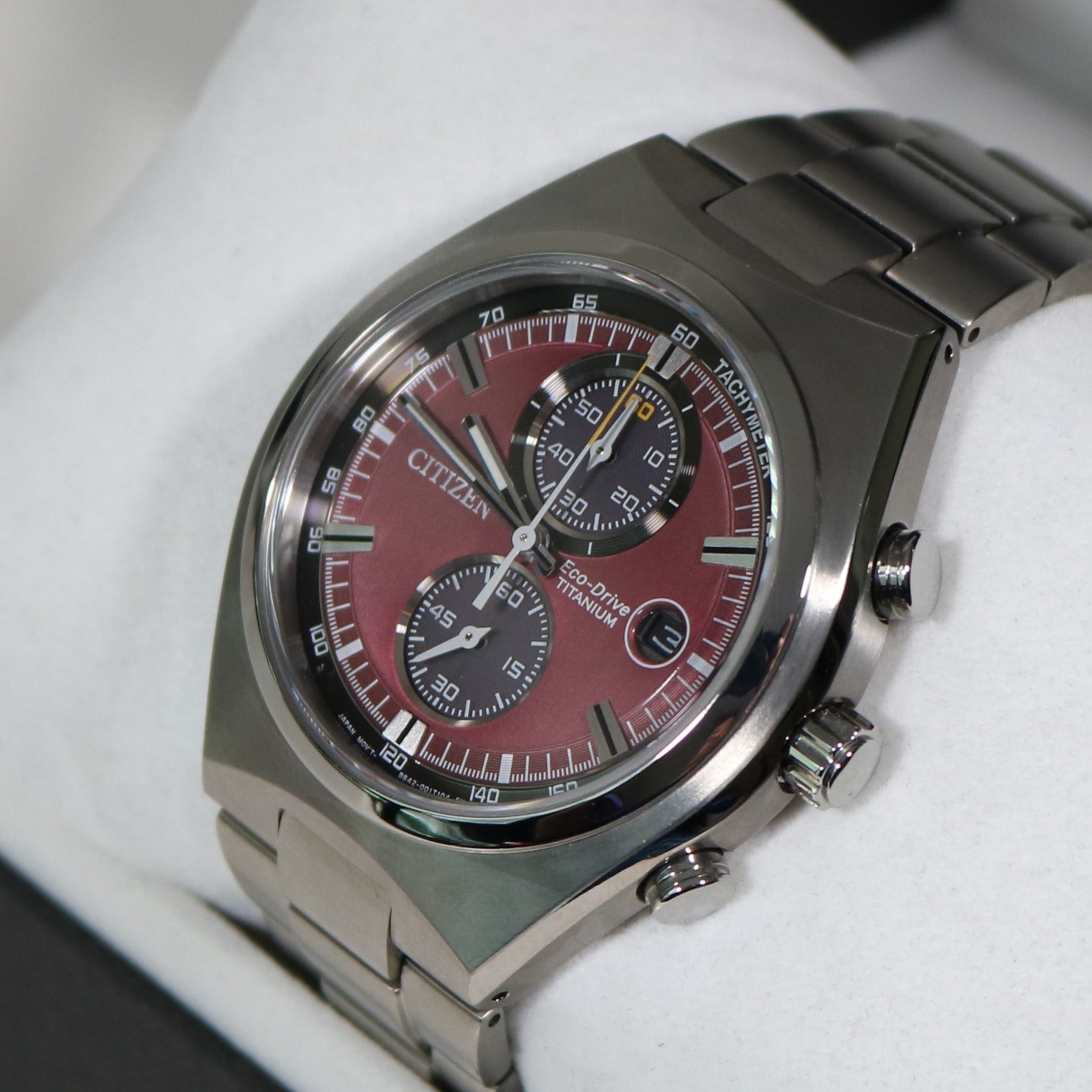 Pre-Owned Citizen Super Titanium Chronograph Red Dial Men's Watch CA7090-87X