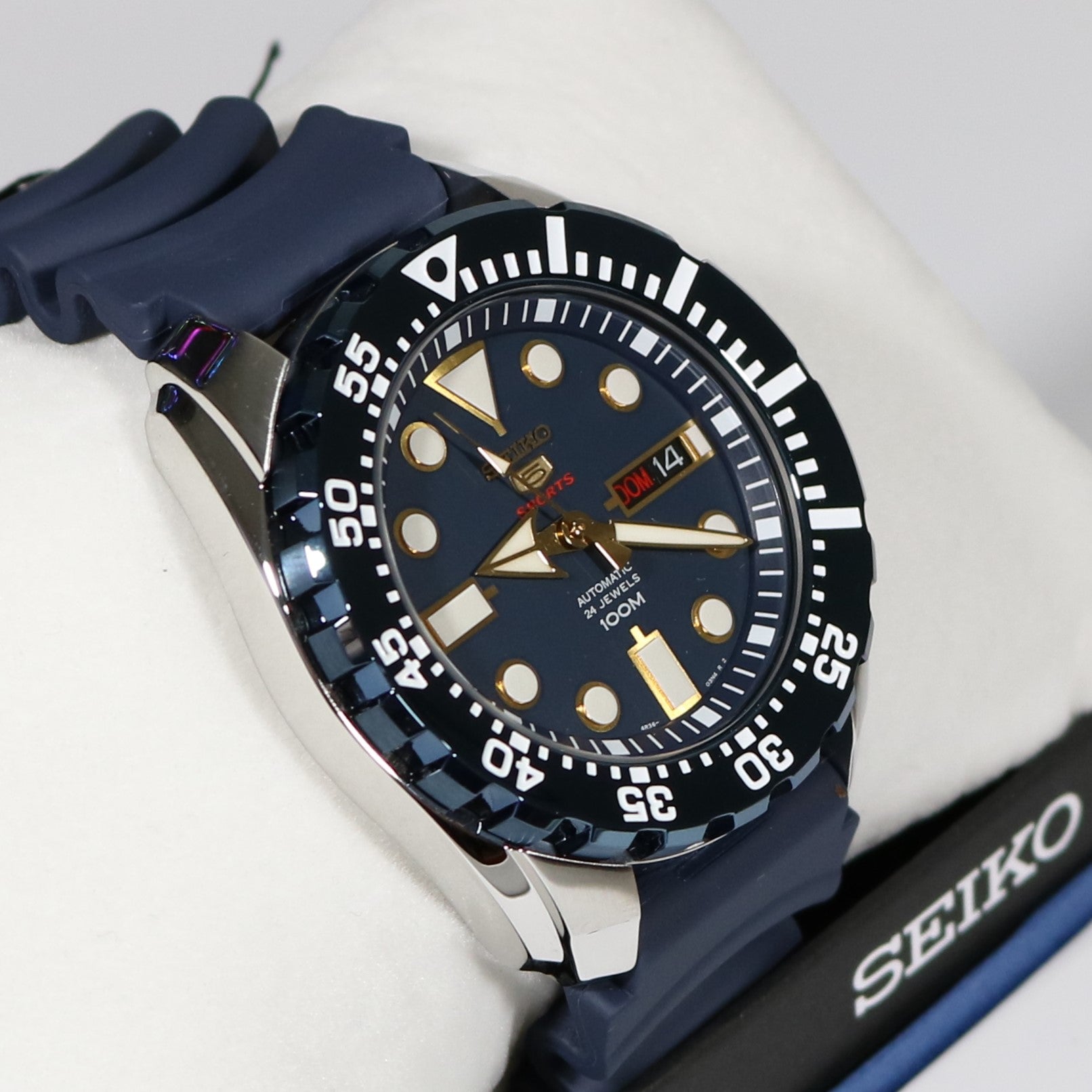 Seiko Men's Diver Automatic Blue Dial And Rubber Men's Watch SRP605K2 - Chronobuy