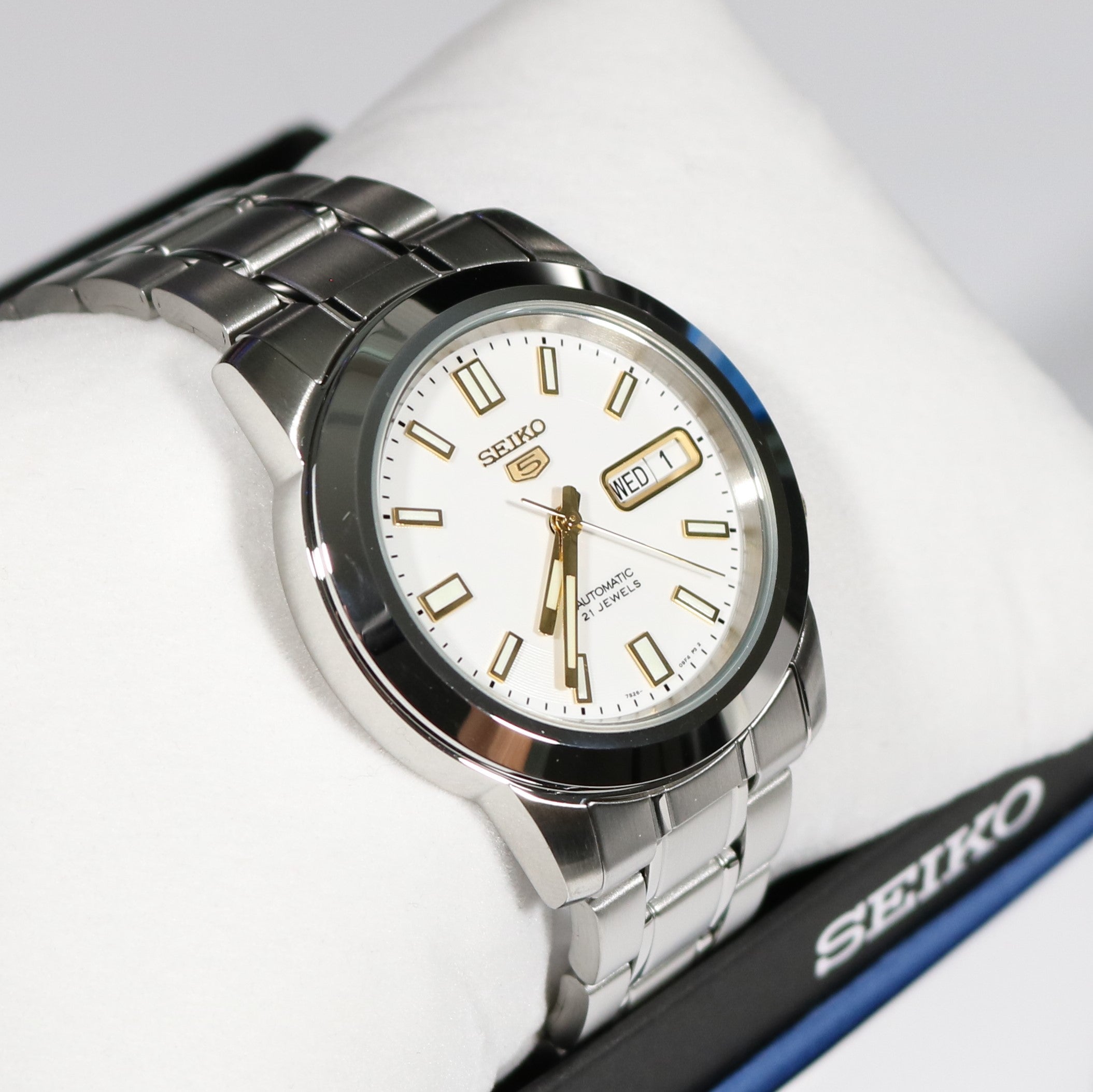 Seiko 5 Men's Automatic White Dial Stainless Steel Watch SNKK07K1